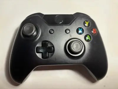 Control para Xbox One negro original - miniatura 1