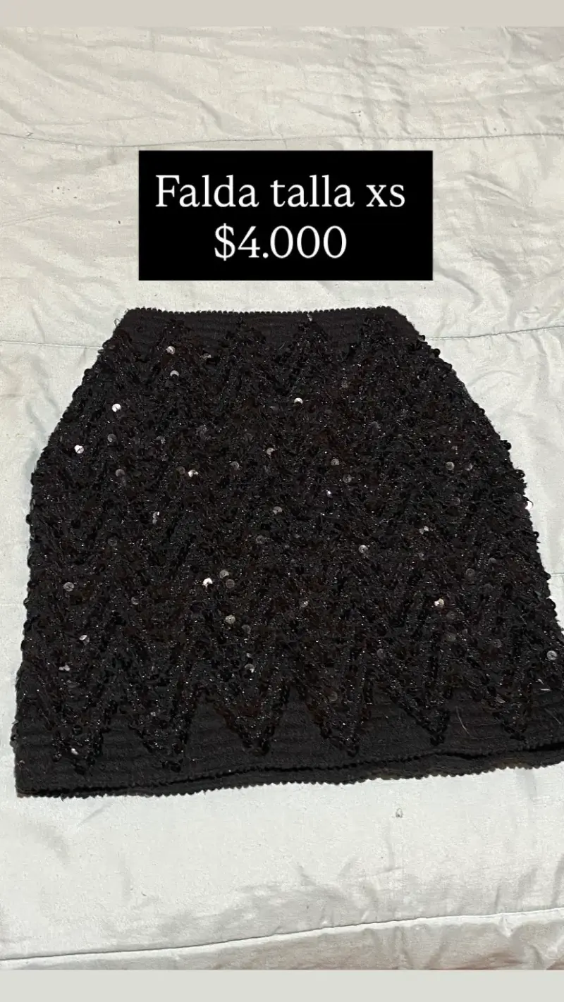 Falda negra con lentejuelas talla XS