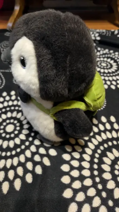 Peluche pingüino con corbatín - miniatura 2