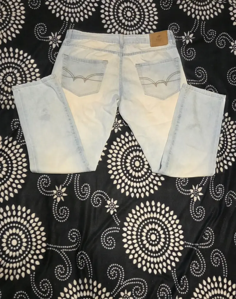 Jeans celestes de mezclilla para hombre - 5