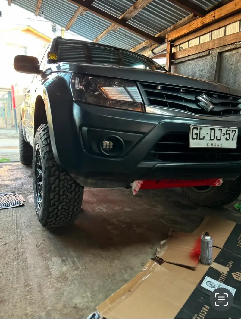 Suzuki Grand Nomade 4x4 - 5
