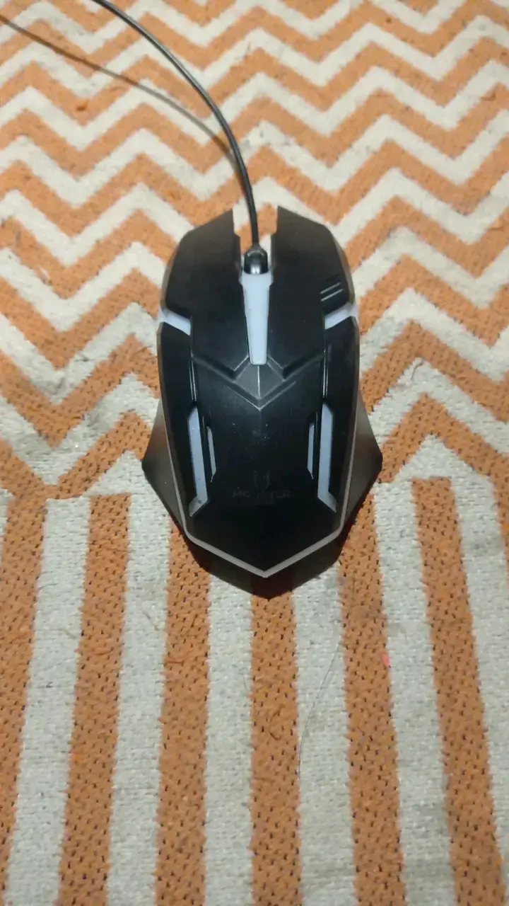 Mouse gamer con cable USB negro - 1