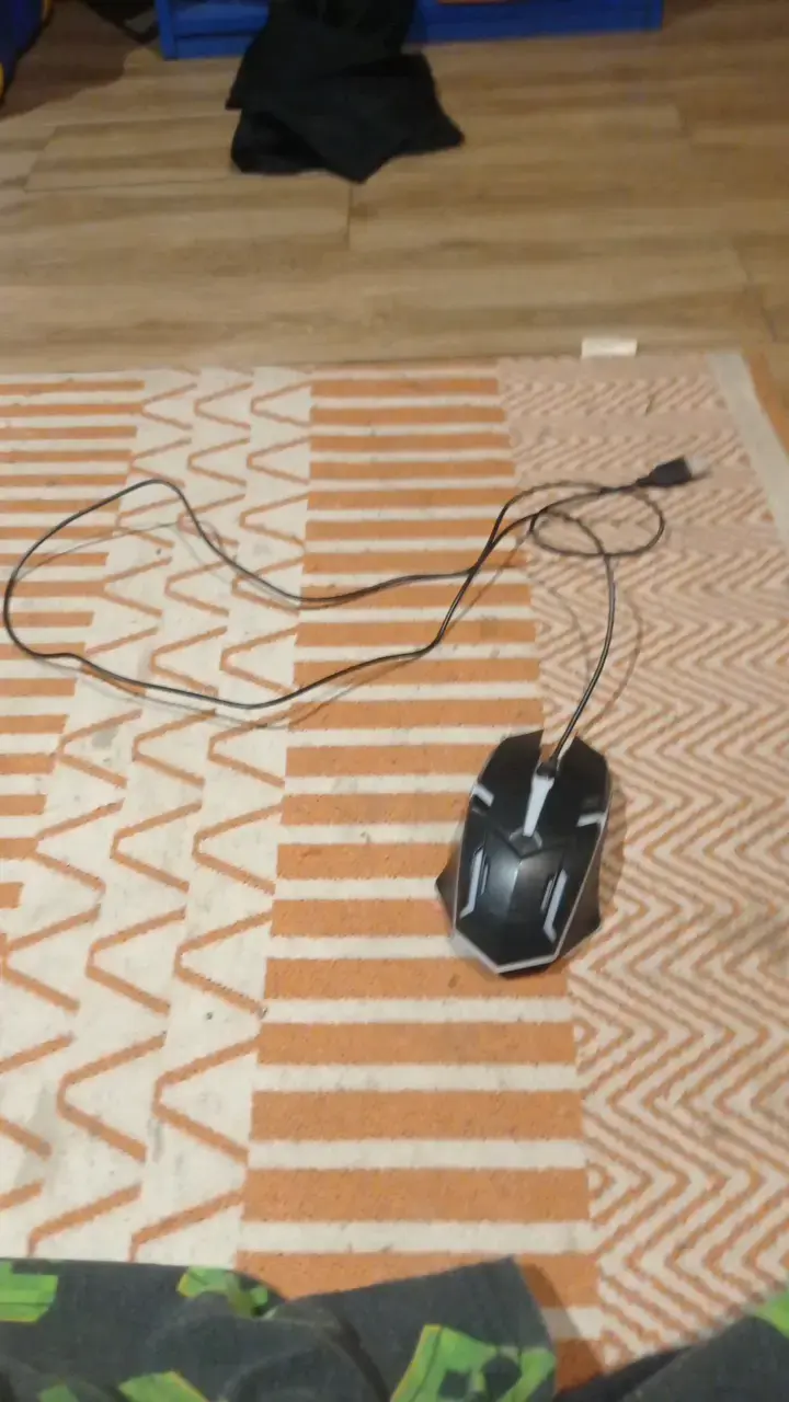 Mouse gamer con cable USB negro - 6
