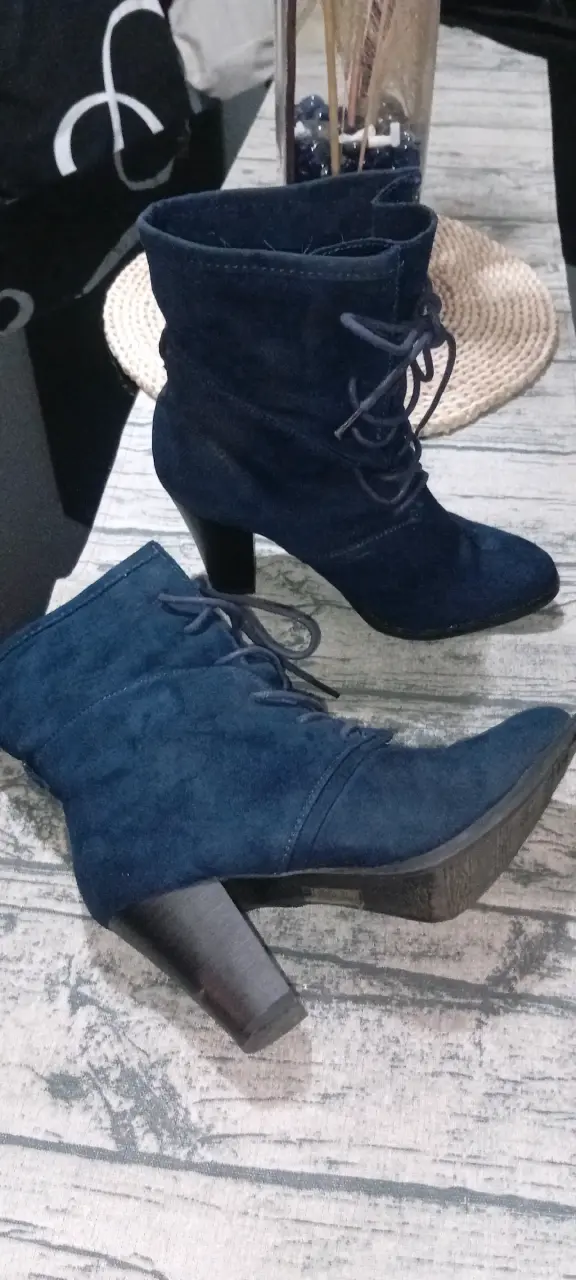 Botines de gamuza azul con tacón - 3