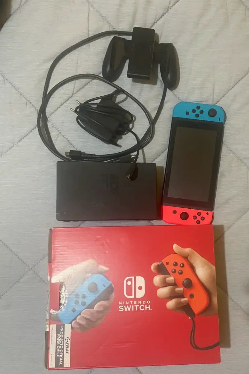Nintendo Switch semi nueva - 1