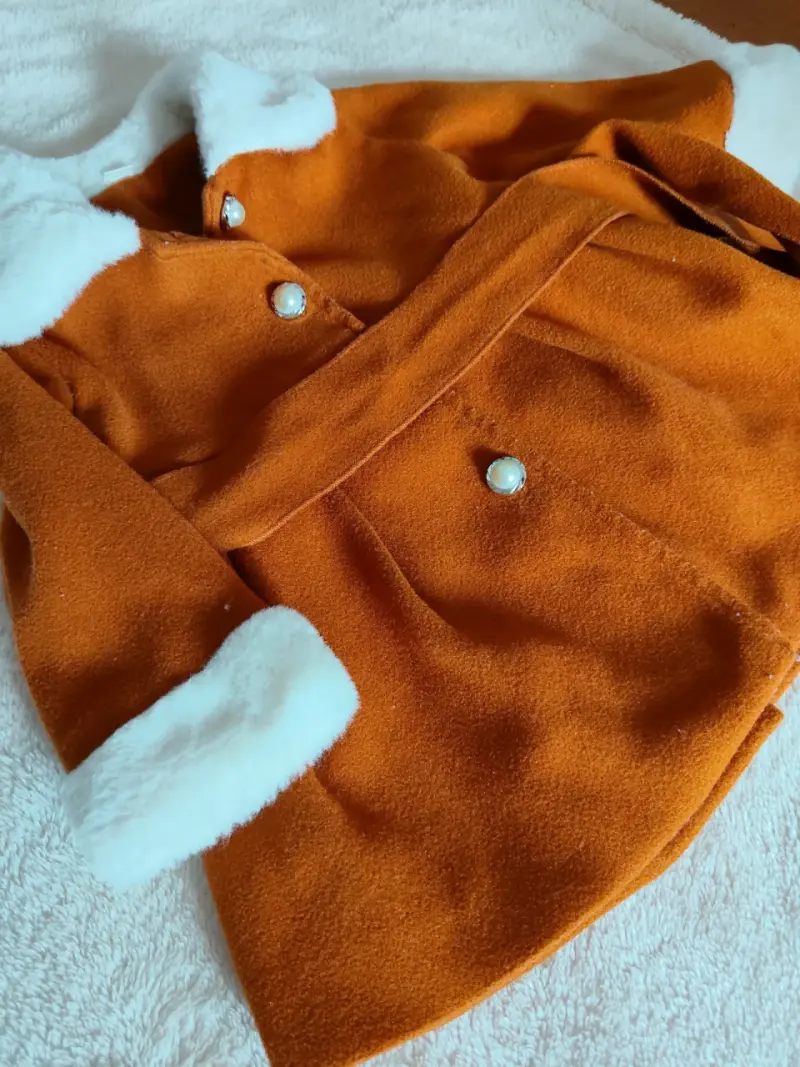 Abrigo infantil color café con cuello de piel - 2
