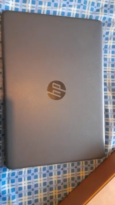 Notebook HP Intel Core i3 en buen estado - miniatura 2