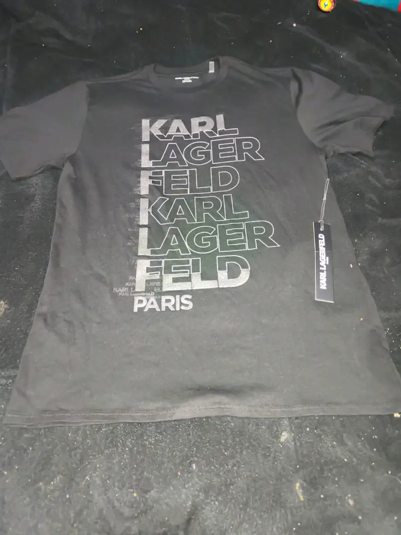 Polera negra Karl Lagerfeld con logo - 1