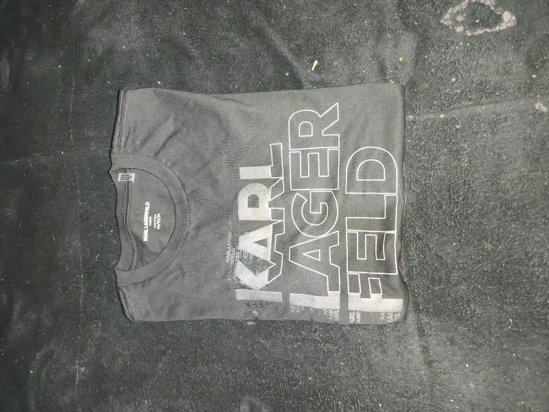 Polera negra Karl Lagerfeld con logo - 3