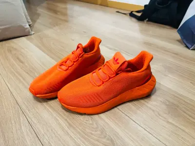Zapatillas deportivas naranjas Adidas - miniatura 2
