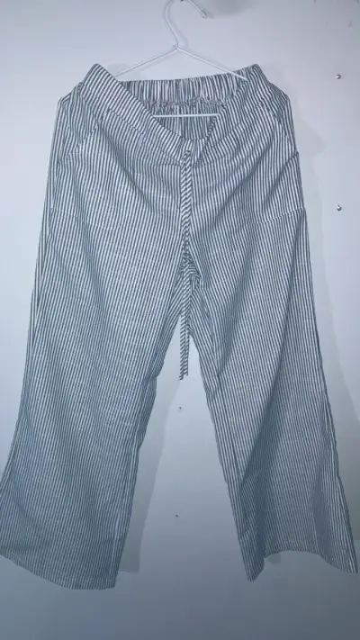 Pantalones anchos a rayas blanco y negro - miniatura 1