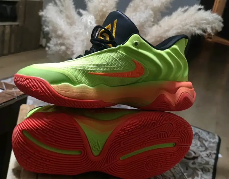 Zapatillas deportivas Nike verde neón  28cm - 4