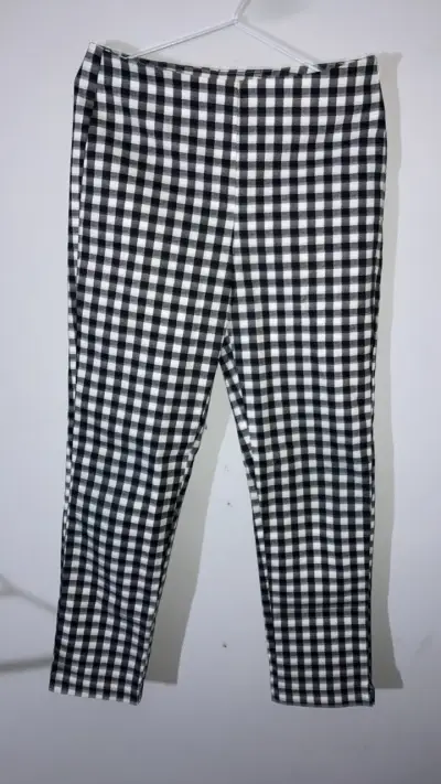 Pantalones a cuadros blanco y negro para mujer - miniatura 1