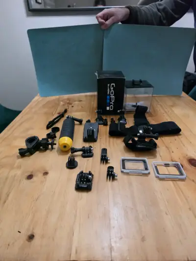 Cámara GoPro HERO4 con accesorios - miniatura 3
