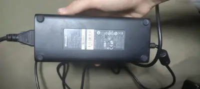 Consola Xbox 360 con cable de alimentación - miniatura 4