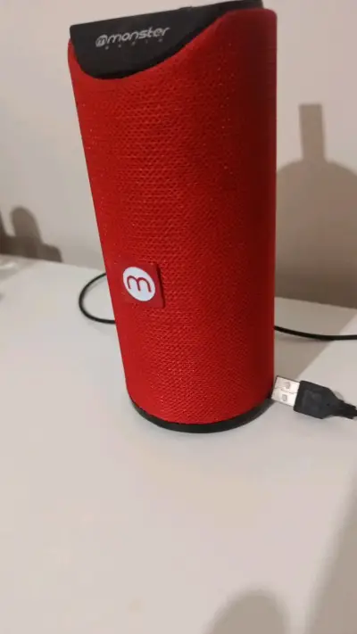 Parlante Bluetooth Monster rojo portátil - miniatura 2