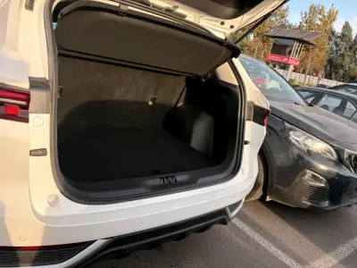 SUV Ford Territory 2025 blanca en excelente estado - miniatura 5