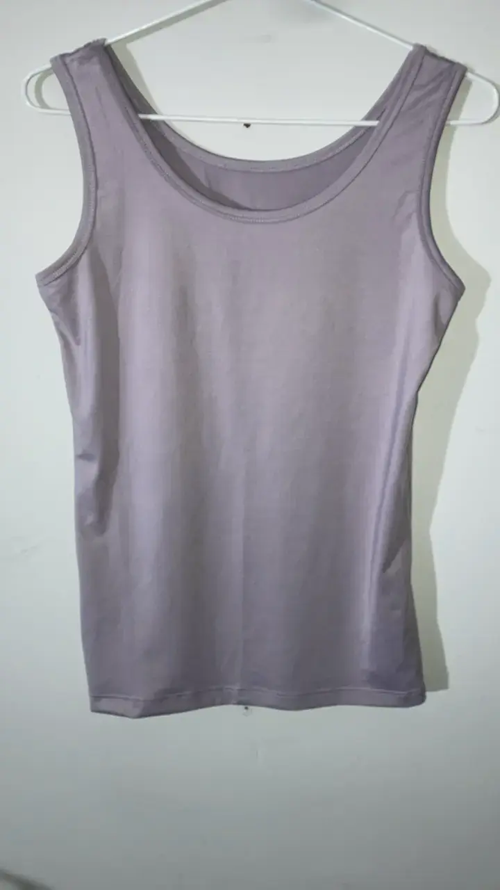 Polera sin mangas básica lila para mujer - 1