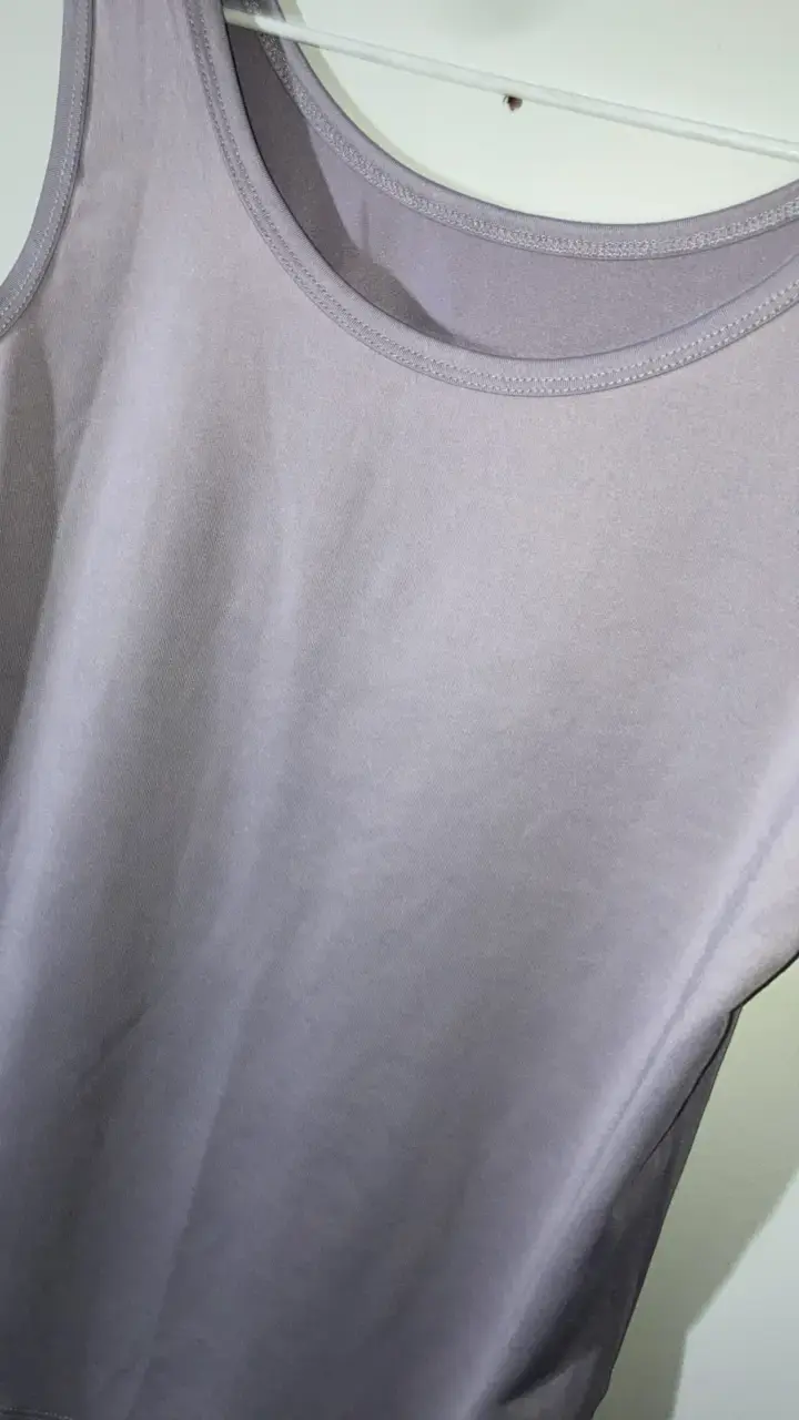 Polera sin mangas básica lila para mujer - 2