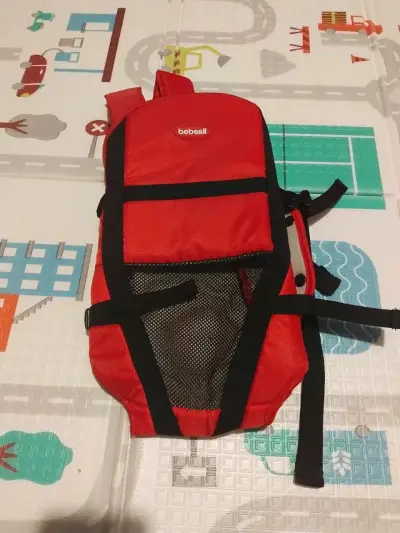 Mochila portabebés Bebesit roja - miniatura 1