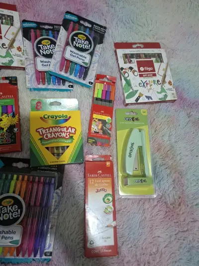 Set de útiles escolares variados - miniatura 3