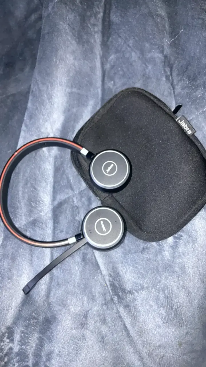 Auriculares Jabra con estuche portátil - 1