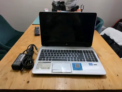 Laptop HP Envy 15.6 pulgadas Intel Core i5 - miniatura 3