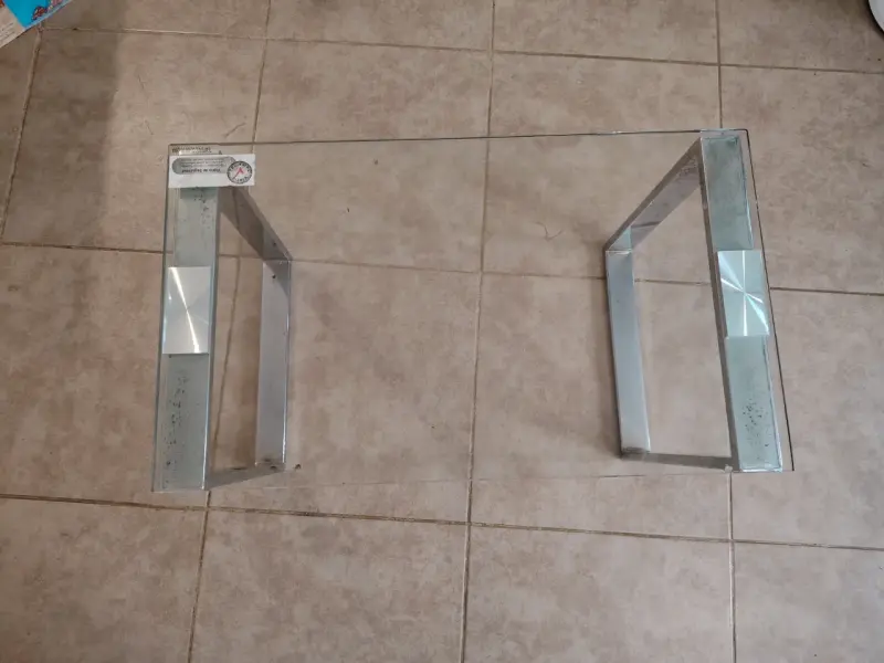 Mesa de centro de vidrio y metal moderna - 2