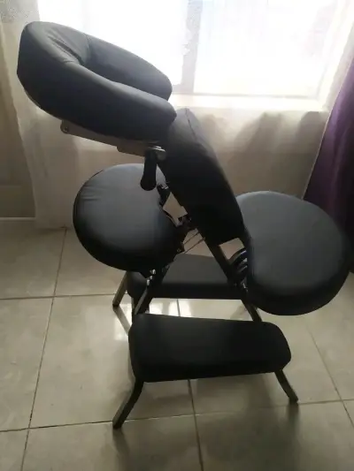 Silla de masaje portátil plegable negra - miniatura 2
