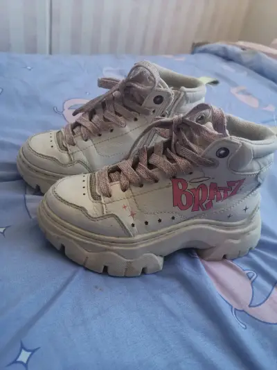 Zapatillas Bratz blancas con plataforma - miniatura 1