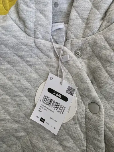 Enterito de bebé gris acolchado con capucha - miniatura 3