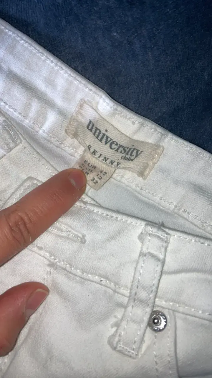 Jeans blancos de mujer en buen estado - 2