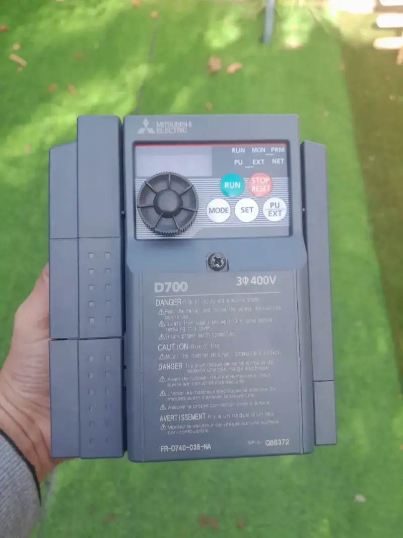 Inversor Mitsubishi Electric D700 3F 400V
