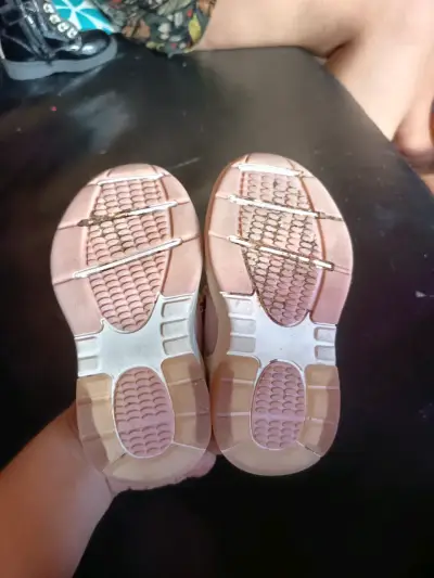 Zapatillas rosadas para niña con velcro N° 22 - miniatura 6