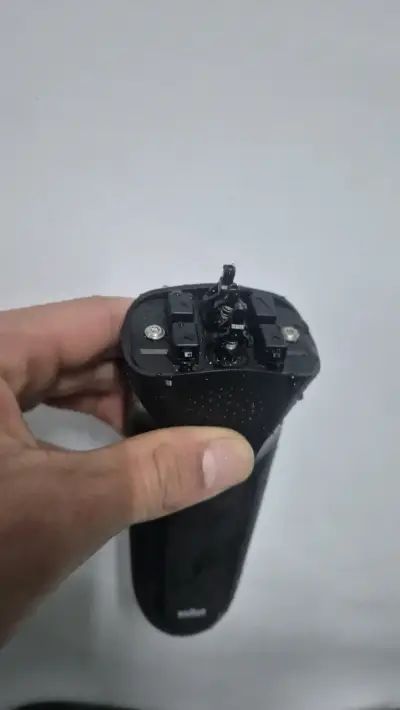Afeitadora eléctrica Braun resistente al agua - miniatura 3