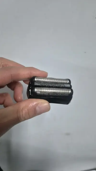 Afeitadora eléctrica Braun resistente al agua - miniatura 4