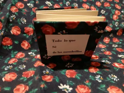 Mini libro artesanal con diseño floral - miniatura 3