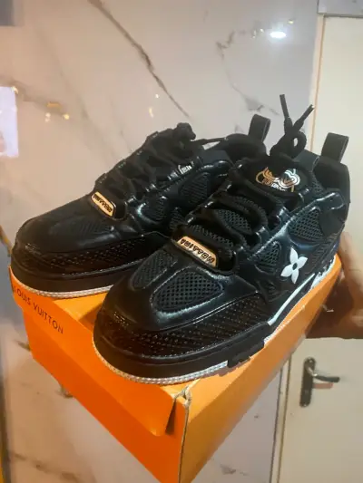Zapatillas negras Louis Vuitton skate - miniatura 1