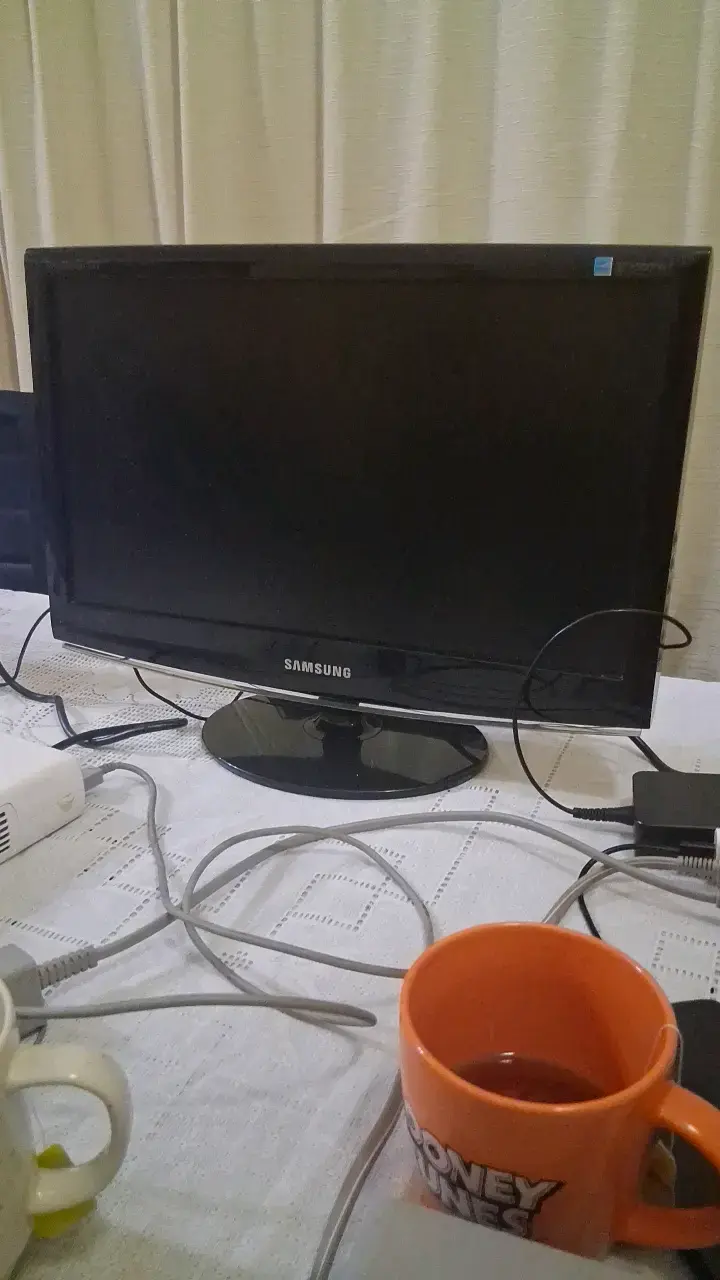 Monitor Samsung de 22 pulgadas en buen estado