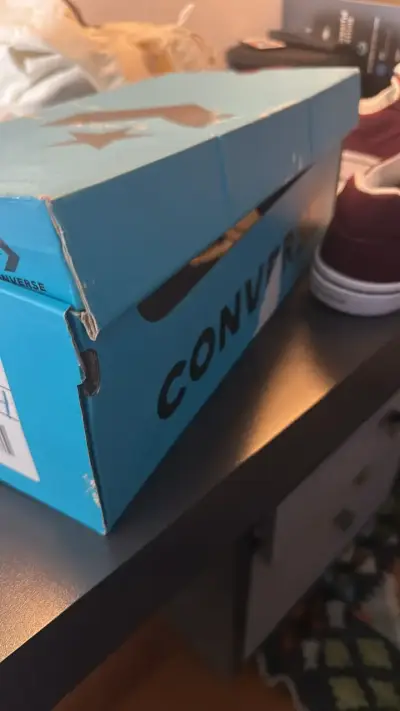 Zapatillas Converse burdeos con logo estrella - miniatura 2