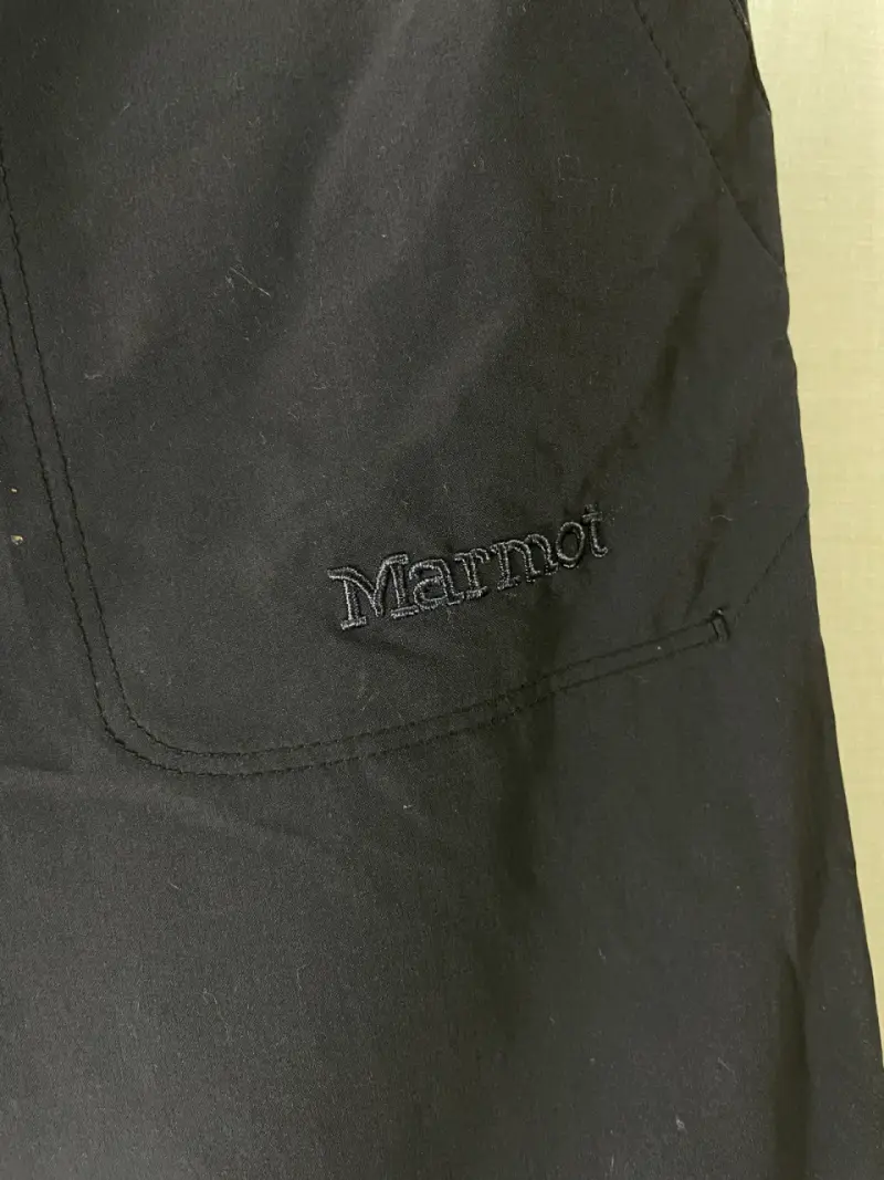 Pantalones Marmot grises para mujer - 2