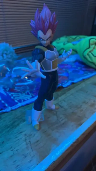 Figura de acción Vegeta Super Saiyan - miniatura 1