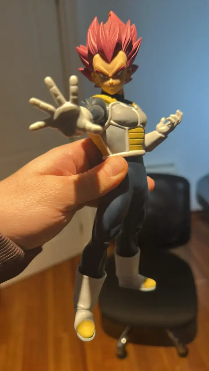 Figura de acción Vegeta Super Saiyan - 3