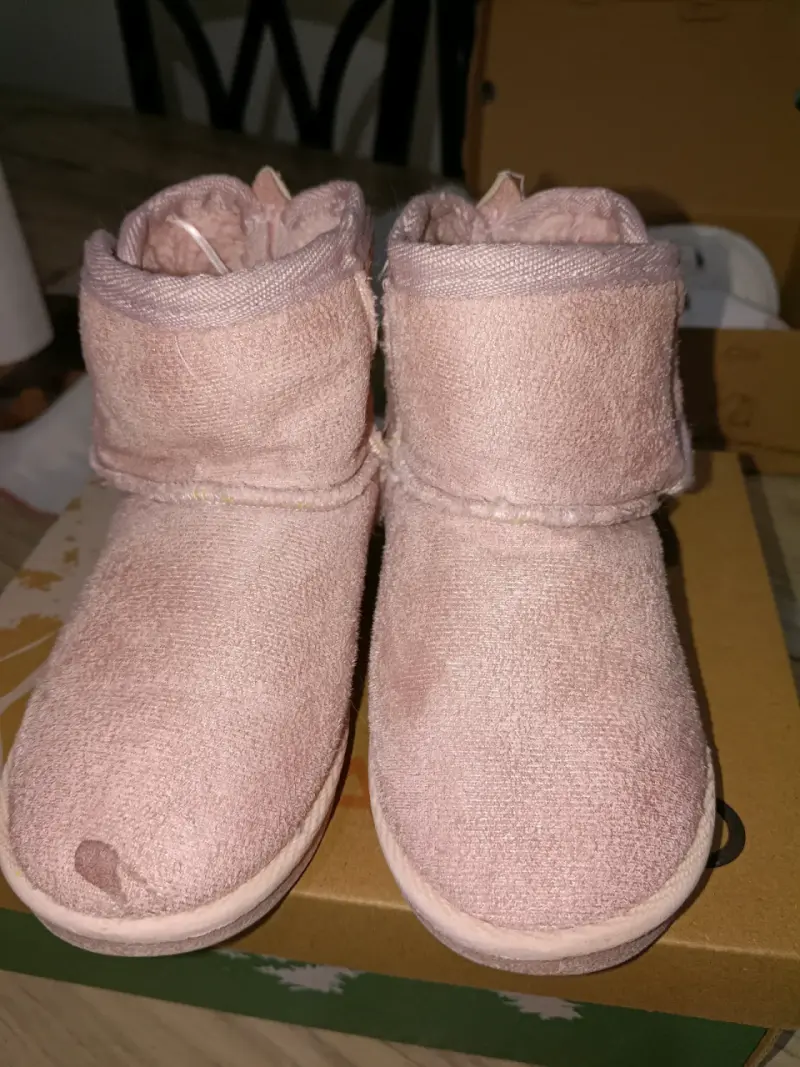 Botitas de bebé rosadas de tela suave N°24 - 2