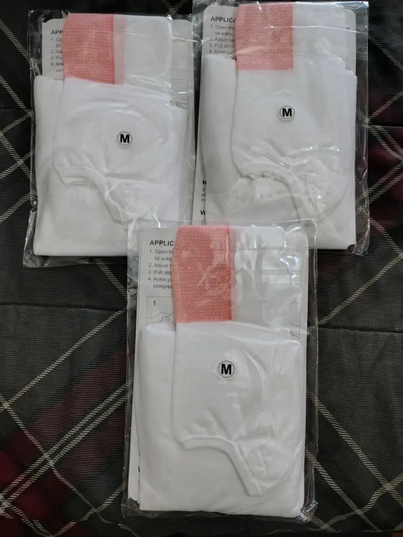 Calcetines de compresi贸n blancos talla M - 1