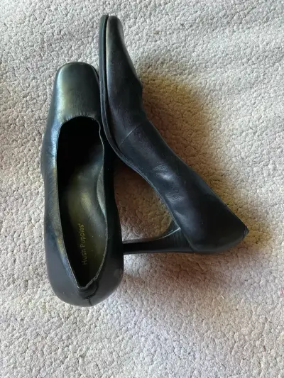 Zapatos de cuero negro Hush Puppies talla 41 - miniatura 2