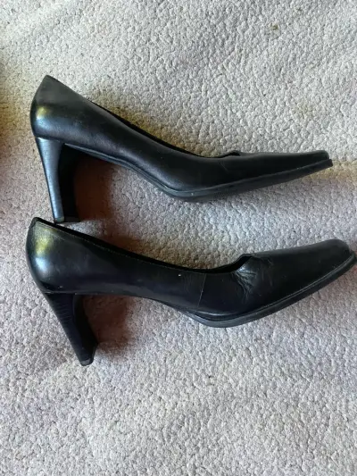 Zapatos de cuero negro Hush Puppies talla 41 - miniatura 4