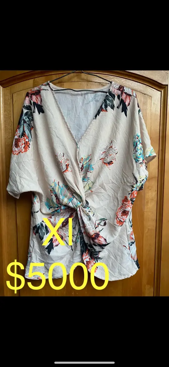 Blusa negra con flores estampadas talla XL - 3