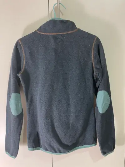 Polerón polar azul con detalles verdes para mujer - miniatura 4