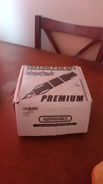 Kit completo de tatuaje con tintas y accesorios - miniatura 2